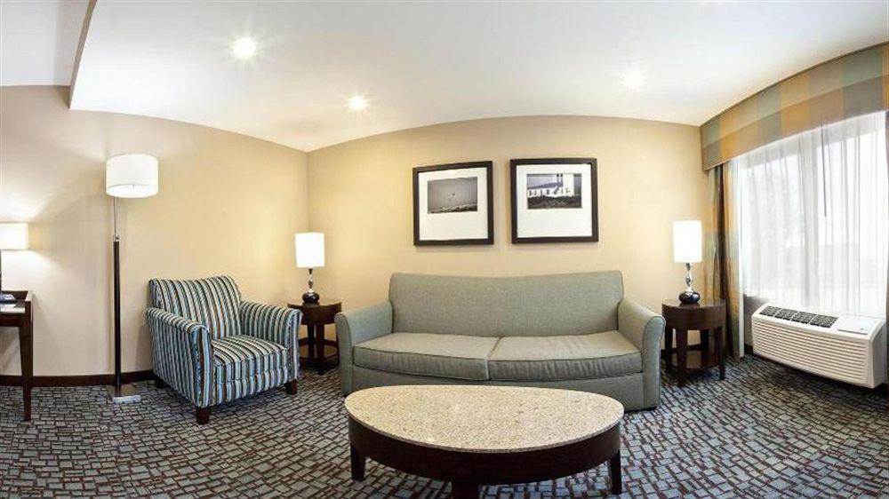 Holiday Inn Express Jacksonville Beach By Ihg Exterior photo