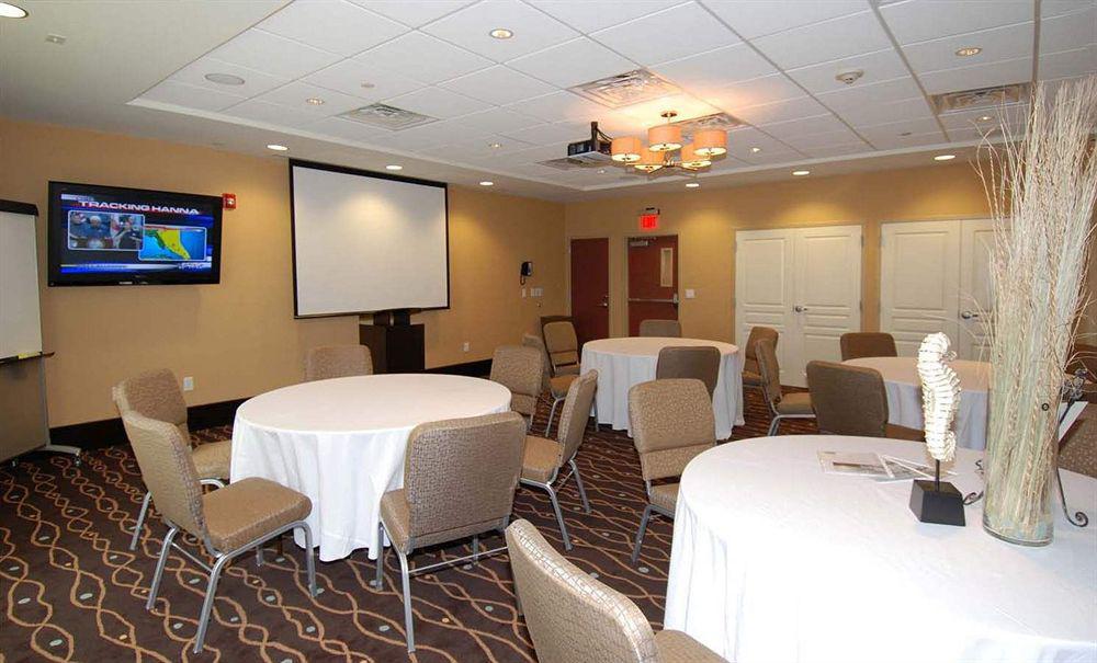 Holiday Inn Express Jacksonville Beach By Ihg Facilities photo