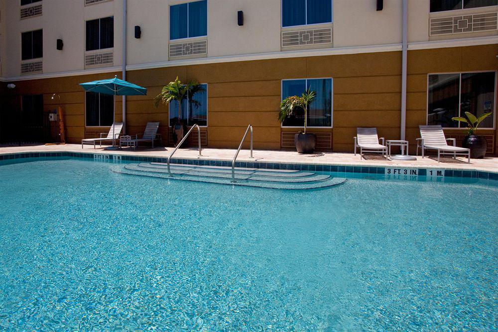 Holiday Inn Express Jacksonville Beach By Ihg Exterior photo