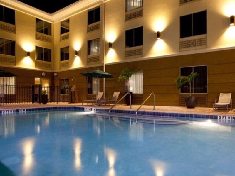 Holiday Inn Express Jacksonville Beach By Ihg Exterior photo