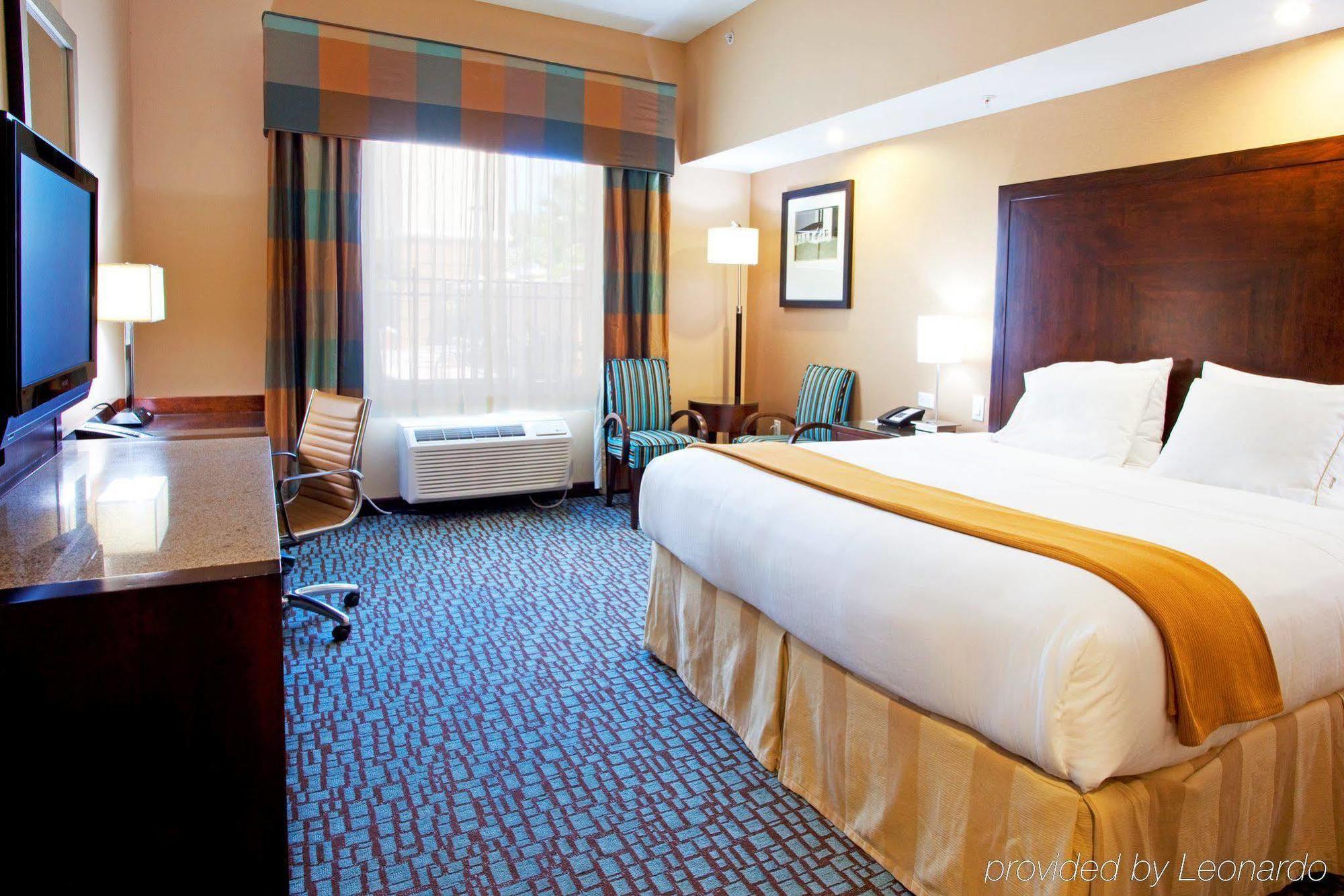 Holiday Inn Express Jacksonville Beach By Ihg Exterior photo