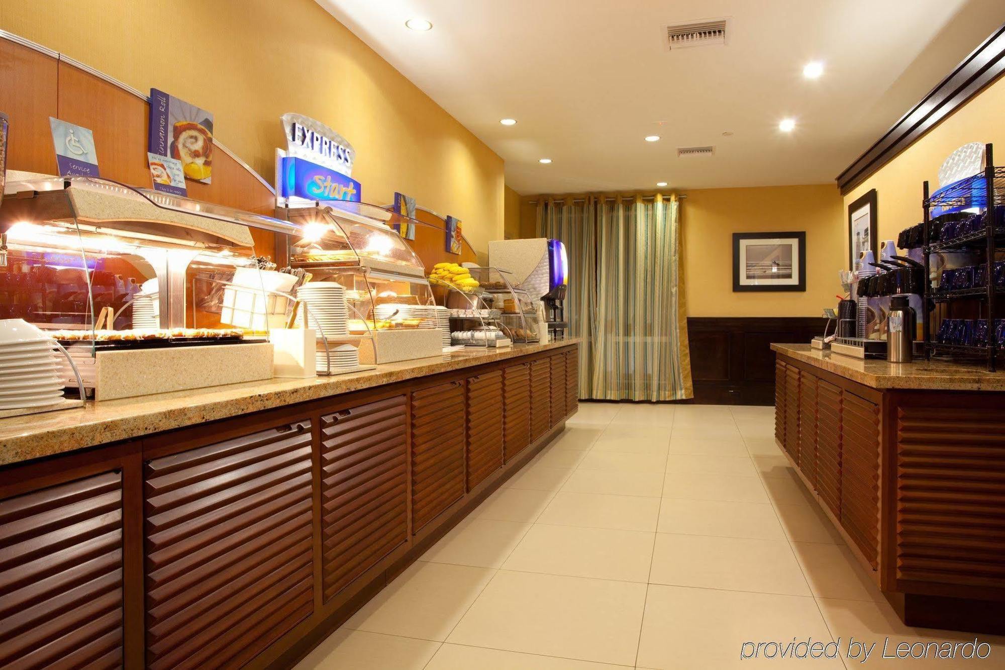 Holiday Inn Express Jacksonville Beach By Ihg Exterior photo